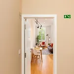 Charming 1-bedroom In Gaia Apartment