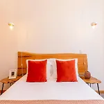 Charming 1-bedroom In Gaia