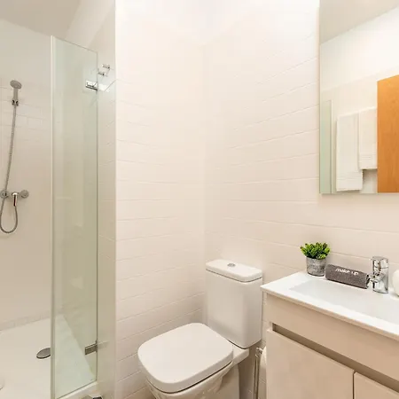 Apartment Charming 1-bedroom In Gaia