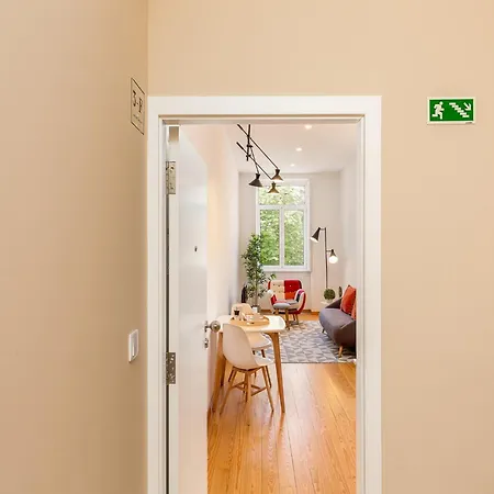 Charming 1-bedroom In Gaia 아파트